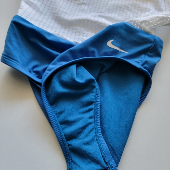 Nike layered one piece swimsuit - Picture 6 of 8